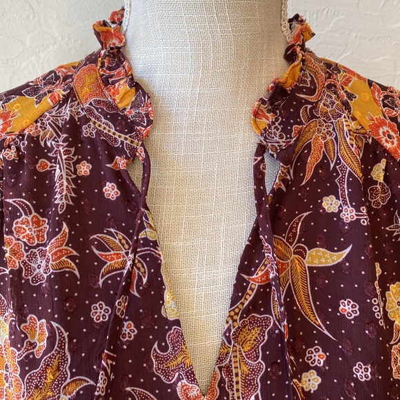 🎉 MAISON & D’ AME’LIA FLORAL TOP‼️ - Picture 2 of 13